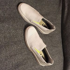 Walrus men’s slip on shoes